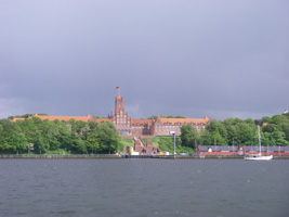 De marine opleidings school (binnenkomst Flensburg vrijdag 22 mei)