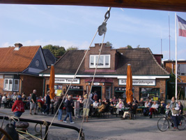 Kiel-Holtenau, Tiessenkai, Schiffer Kafe